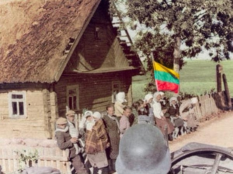 Click image for larger version Name:	Lietuva1941 Colorized Colorized3-005.jpg Views:	1 Size:	249,1 kB ID:	1590414