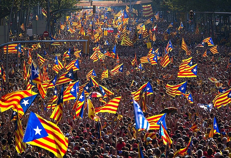 Click image for larger version

Name:	Catalonian-flags.jpg
Views:	312
Size:	338,8 kB
ID:	1820312