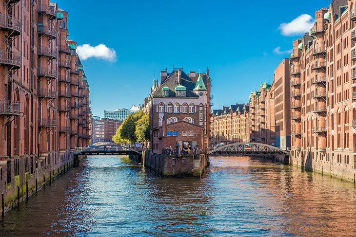 Click image for larger version

Name:	germany-hamburg-top-attractions-port-hamburg-speicherstadt.jpg
Views:	355
Size:	218,1 kB
ID:	1861941