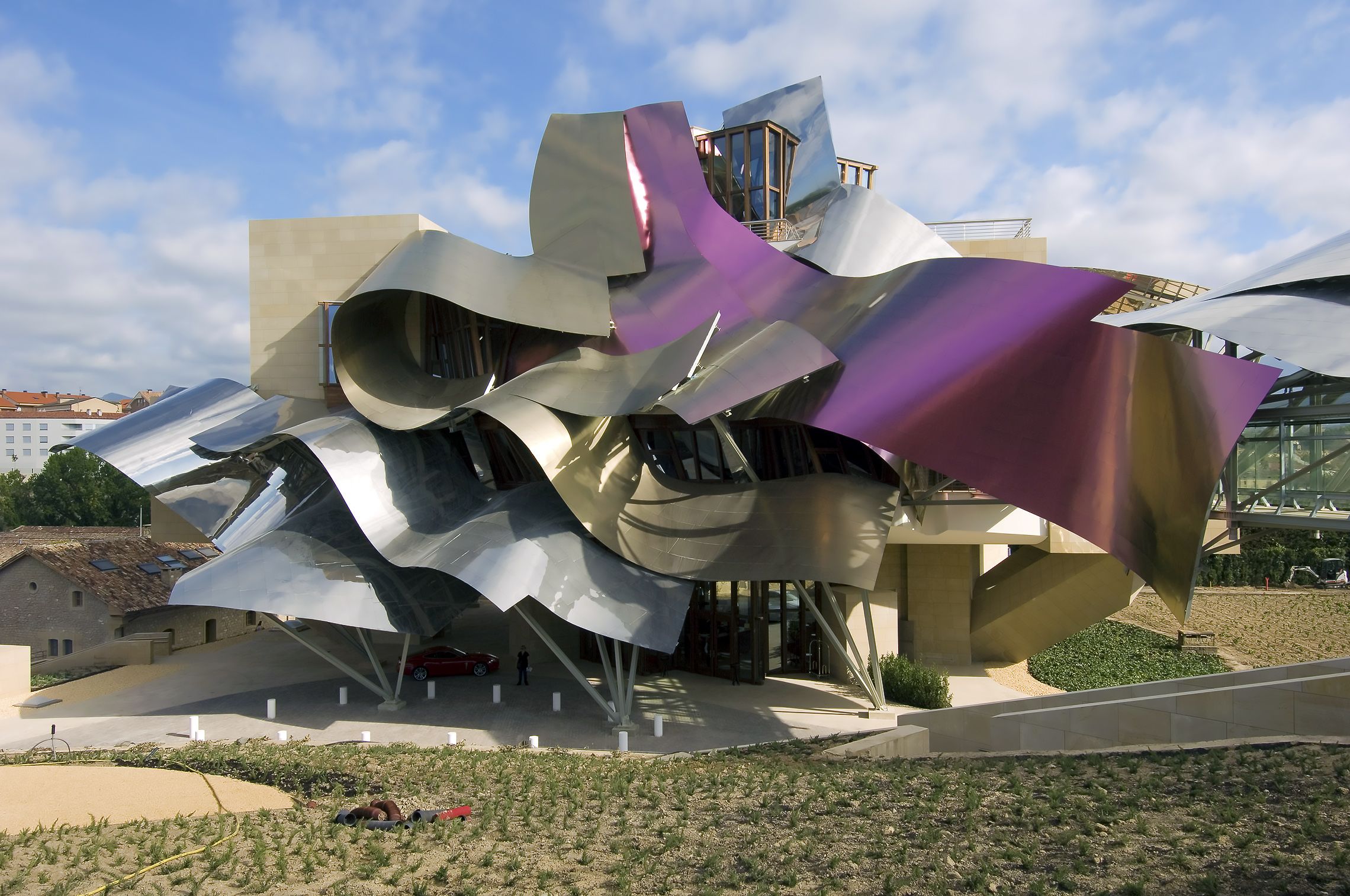 Click image for larger version

Name:	wordpress-Frank-Gehry-Hotel-Marques-de-Riscal-photo-Thomas-Meyer.jpg
Views:	907
Size:	526,6 kB
ID:	1977134