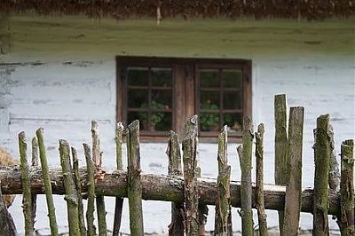 Click image for larger version

Name:	wooden-fence-village-window-the-countryside-thumb.jpg
Views:	904
Size:	30,7 kB
ID:	1979712