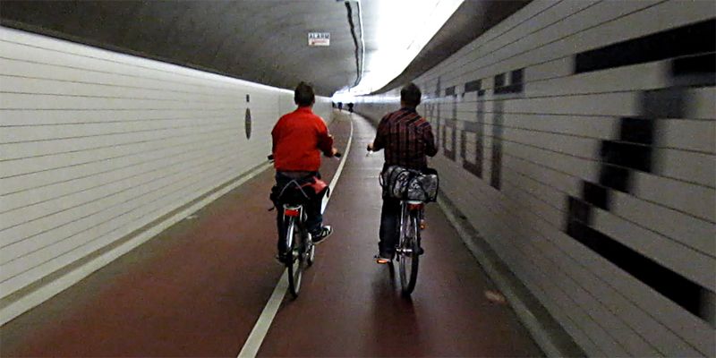 Click image for larger version

Name:	cycling-tunnel.jpg
Views:	380
Size:	46,8 kB
ID:	2014839
