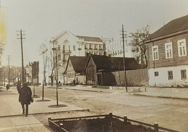 Click image for larger version

Name:	Kaunas. Putvinskio g. 1929. Iš B. Rimgailaitės arch. Kopija._cleanup.jpg
Views:	278
Size:	1,39 MB
ID:	2128597