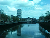 Liberty hall wiv Custom House and IFSC in the background